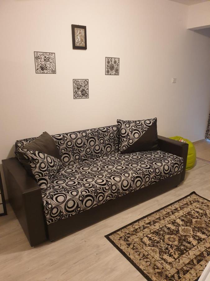 Madalin Apartment มันกาเลีย ภายนอก รูปภาพ